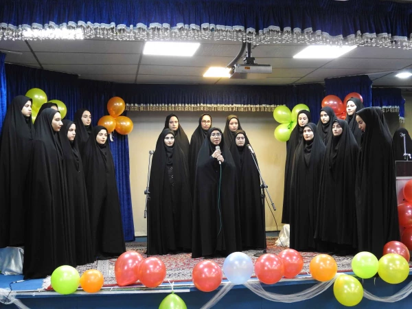 به همت شورای صنفی-رفاهی دانشجویان و گروههای دانشجویی پردیس الزهرا(س) زنجان برگزار شد:

 بزرگداشت 16 آذر روزدانشجو با حضور حداکثری دانشجویان 2