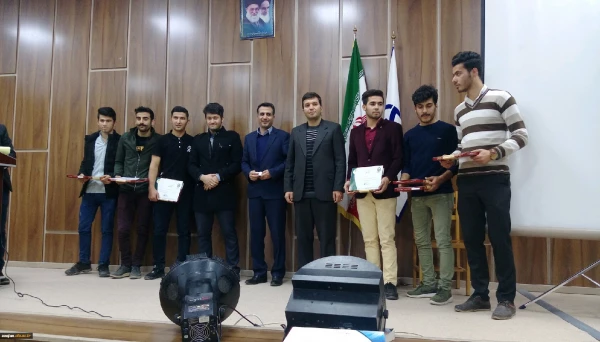 روابط عمومی دانشگاه فرهنگیان استان زنجان اعلام کرد:

حضور پر شور و با نشاط دانشجویان پردیس شهید بهشتی زنجان در مراسم گرامیداشت روز دانشجو 2