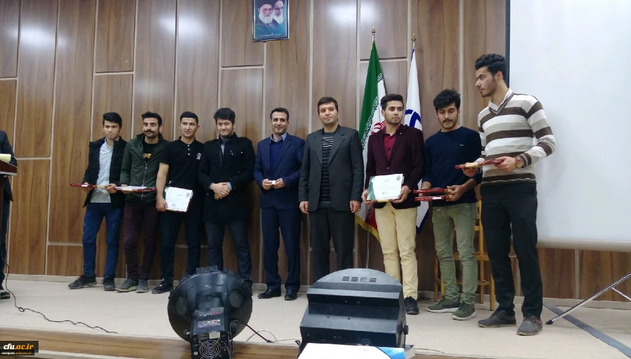 روابط عمومی دانشگاه فرهنگیان استان زنجان اعلام کرد:

حضور پر شور و با نشاط دانشجویان پردیس شهید بهشتی زنجان در مراسم گرامیداشت روز دانشجو 2