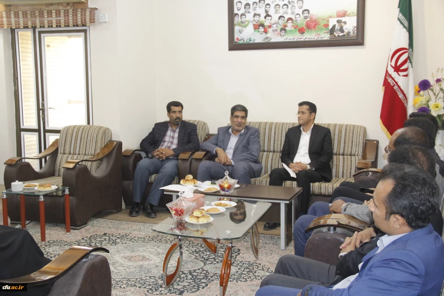 دیدار سرپرست و اعضای شورای مدیریت دانشگاه فرهنگیان با مدیرکل جدید آموزش و پرورش استان هرمزگان
 6