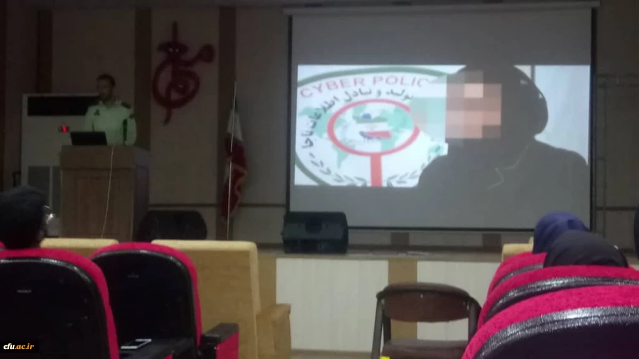 کارگاه تخصصی با عنوان فرصتها وتهدیدات فضای مجازی در پردیس شهید بهشتی دانشگاه فرهنگیان برگزار گردید.
 2