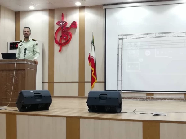 کارگاه تخصصی با عنوان فرصتها وتهدیدات فضای مجازی در پردیس شهید بهشتی دانشگاه فرهنگیان برگزار گردید.
 3