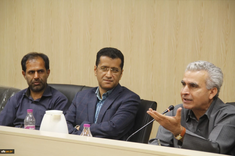 به مناسبت روز دانشجو ، انجمن اسلامی دانشجویان پردیس شهید بهشتی برگزار کرد.

نشست تحلیلی آسیب شناسی جنبش های دانشجویی در ایران 3