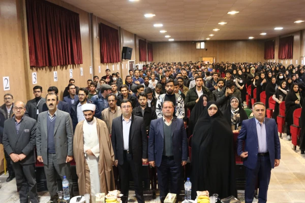 مشاور امور بانوان وزیر آموزش و پرورش:

سرمایه گذاری در حوزه دختران، در حقیقت سرمایه گذاری برای کل جامعه است 10