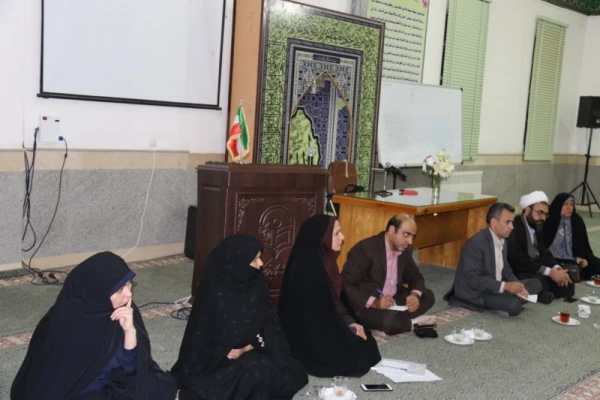 جلسه دیدار و پرسش و پاسخ مدیر پردیس های استان با دانشجویان پردیس فاطمه الزهرا(س) یزد برگزارشد.
 7