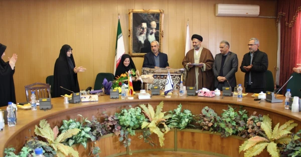 مراسم تکریم و معارفه سرپرست قدیم و جدید پردیس فاطمه الزهرا(س)