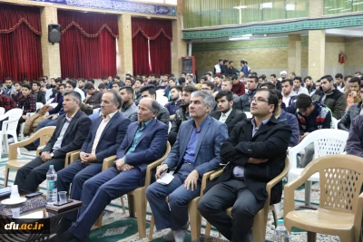 دکتر عابدی نماینده مردم اصفهان در جمع دانشجویان شهید باهنر اصفهان :

محیط دانشگاه نباید میدانی برای احزاب شود.