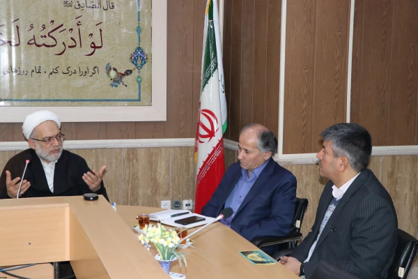 سرپرست امور پردیس های دانشگاه فرهنگیان اصفهان در دیدار با ریاست بنیاد مهدویت :
تعالی دانشجو معلمان در معارف مهدویت ضروی و راهگشا است.