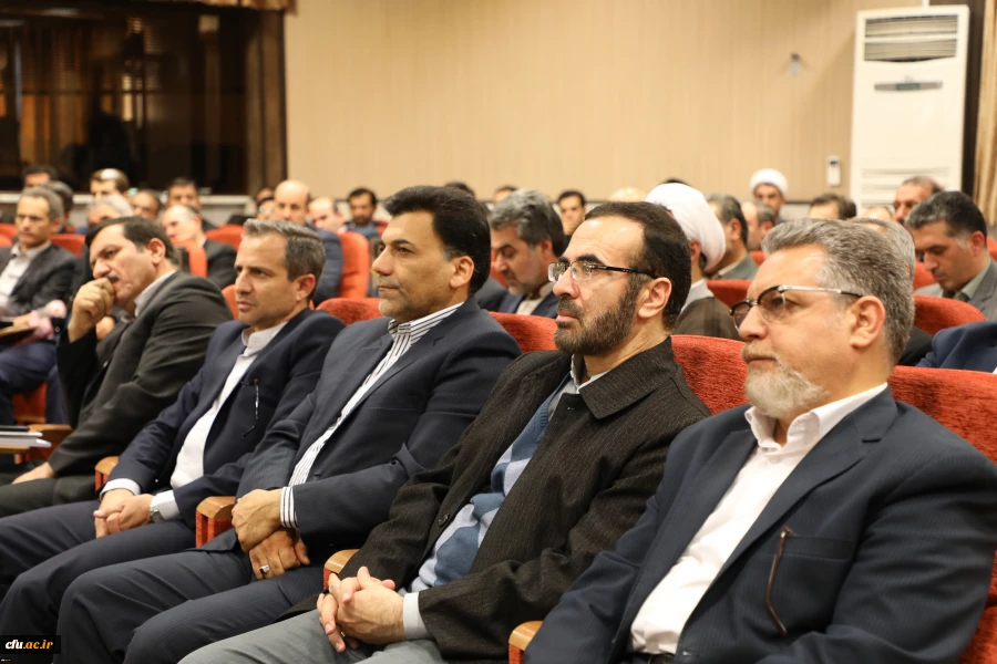 رییس دانشگاه فرهنگیان در نشست صمیمی با کارکنان سازمان مرکزی:
تربیت یک دوره معلم شایسته، می تواند مسیر زندگی را عوض کرده و بسیاری از مشکلات و آسیب های اجتماعی را کاهش دهد