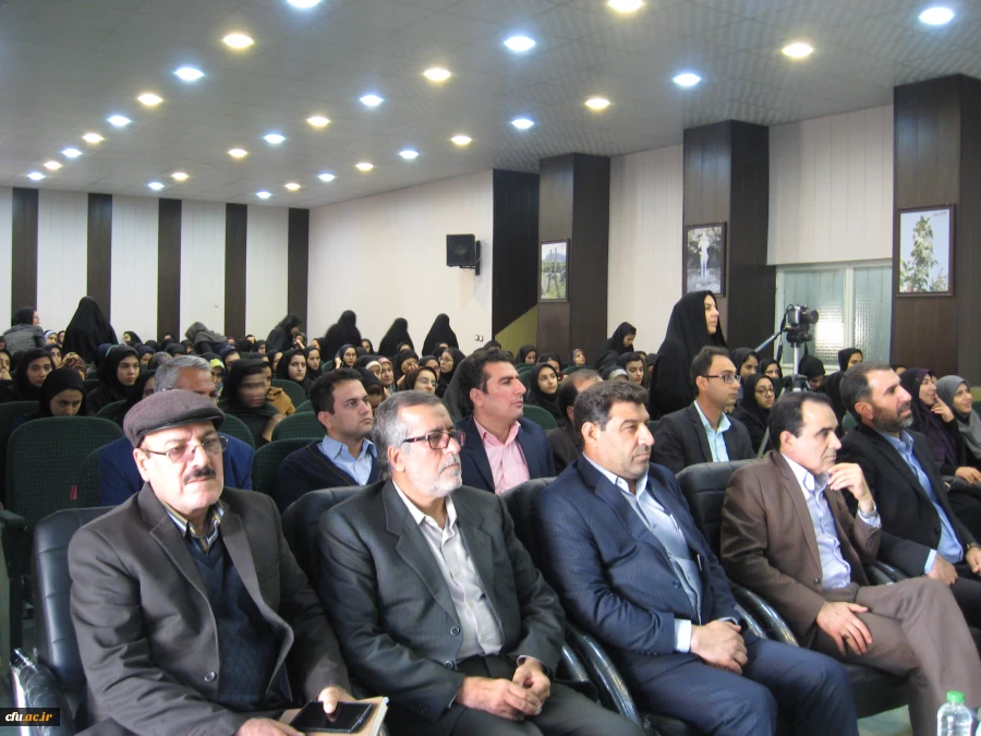 برگزاری  مراسم بزرگداشت روز دانشجو در واحد دانشگاهی زینب کبری (س)کازرون 4