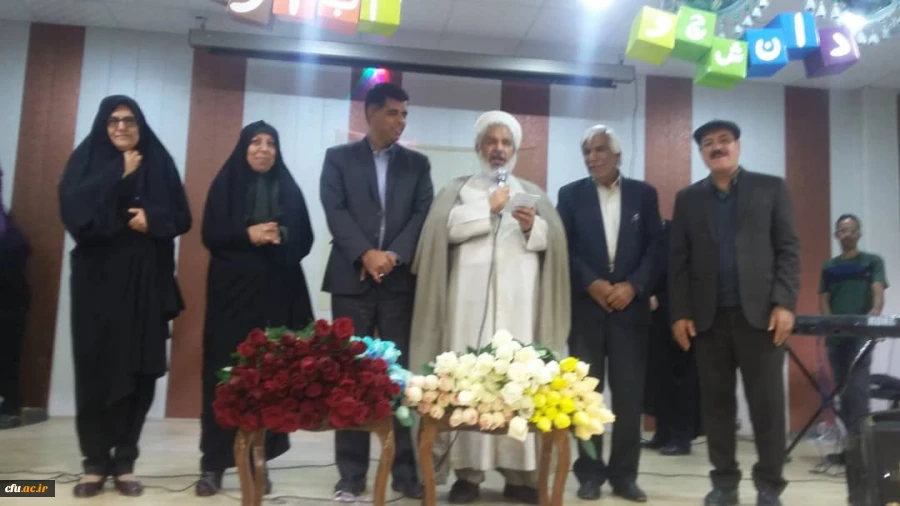 برگزاری  مراسم بزرگداشت روز دانشجو در واحد دانشگاهی زینب کبری (س)کازرون 10