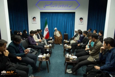 امام جمعه قزوین در دیدار مسئولین و دانشجویان دانشگاه فرهنگیان استان گفت:
 
پس از انقلاب سرمایه های امیدبخش فراوانی در کشور به وجود آمده است