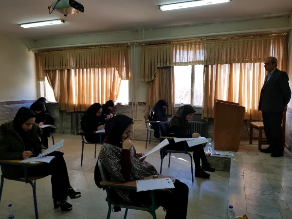 آزمون جبرانی اصلح در پردیس شهید باهنر استان مرکزی برگزار شد 5