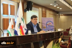 در نشست صمیمی دکتر خنیفر با دبیران شورای صنفی دانشجویان:

کسب رضایت دانشجومعلم و ارتقاء کیفیت از مسئولیت های اصلی مدیریت
 2