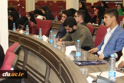 در نشست صمیمی دکتر خنیفر با دبیران شورای صنفی دانشجویان:

کسب رضایت دانشجومعلم و ارتقاء کیفیت از مسئولیت های اصلی مدیریت
 3