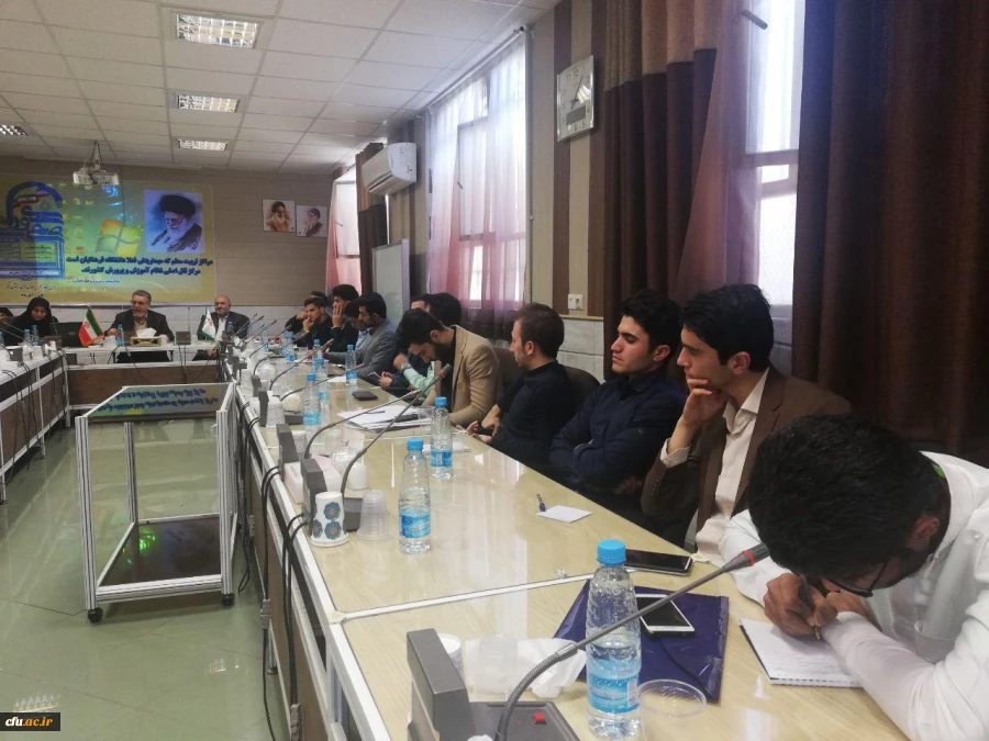 در نشست صمیمی دکتر کچوئیان سرپرست معاونت نظارت، ارزیابی و تضمین کیفیت دانشگاه با دبیران شورای صنفی پردیس های سراسر کشور:

 بالندگی کشور با ایفای نقش معلم در فرایند اجتماعی شدن دانش آموزان تحقق می یابد.