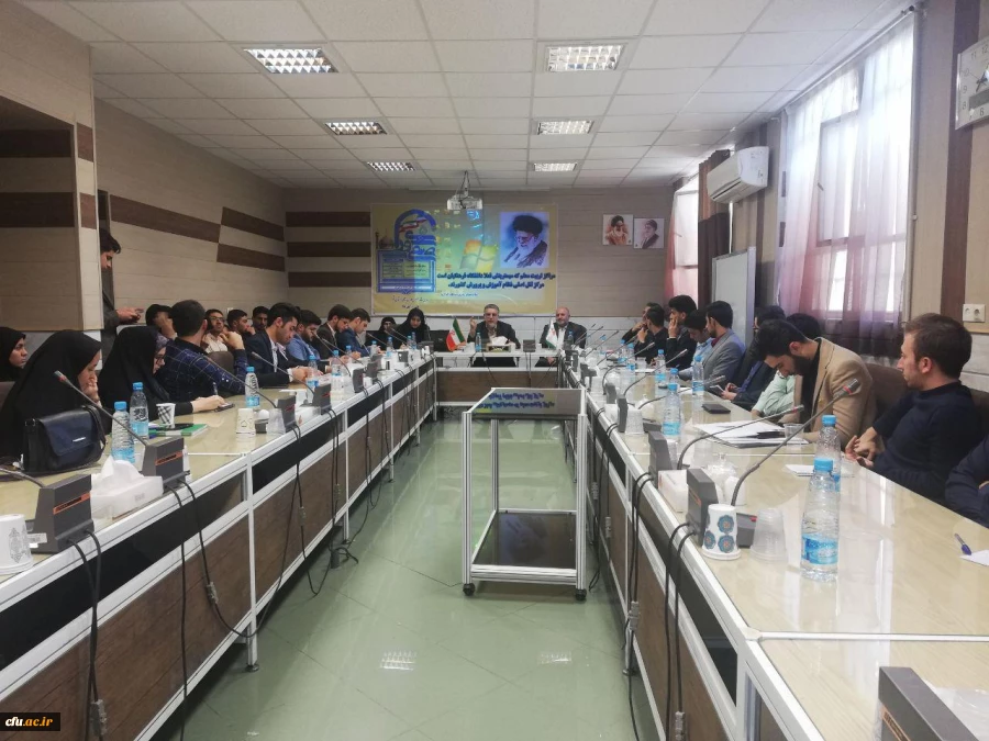 در نشست صمیمی دکتر کچوئیان سرپرست معاونت نظارت، ارزیابی و تضمین کیفیت دانشگاه با دبیران شورای صنفی پردیس های سراسر کشور:

 بالندگی کشور با ایفای نقش معلم در فرایند اجتماعی شدن دانش آموزان تحقق می یابد.