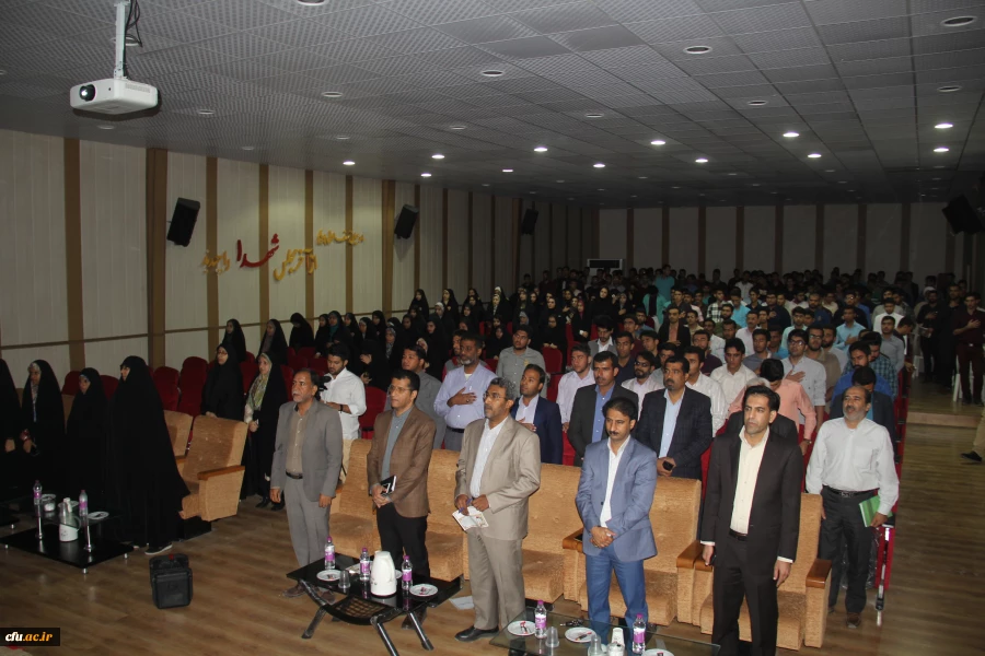 با حضور خانواده شهدای تربیت معلم و شهدای مدافع حـرم ومدیر کل بنیاد شهید استان هرمزگان برگزار گردید .

چهارمین یادواره شهدای تربیت معلم استان هرمزگان 3