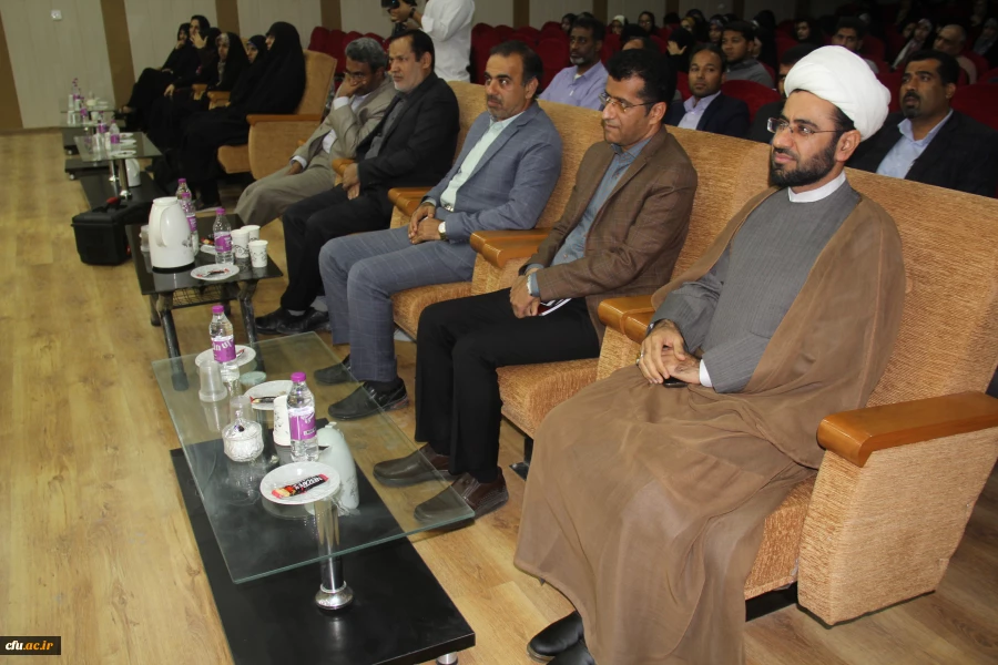 با حضور خانواده شهدای تربیت معلم و شهدای مدافع حـرم ومدیر کل بنیاد شهید استان هرمزگان برگزار گردید .

چهارمین یادواره شهدای تربیت معلم استان هرمزگان 2