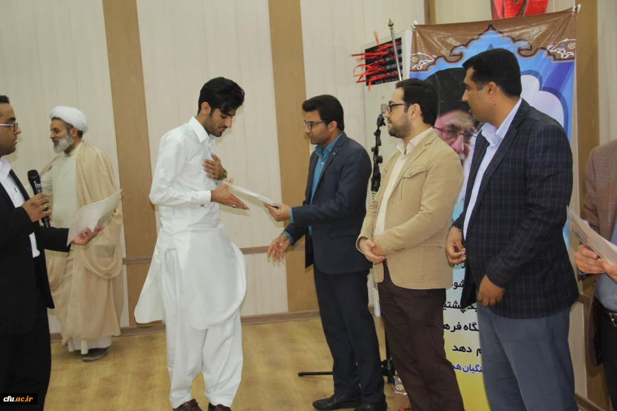 با حضور خانواده شهدای تربیت معلم و شهدای مدافع حـرم ومدیر کل بنیاد شهید استان هرمزگان برگزار گردید .

چهارمین یادواره شهدای تربیت معلم استان هرمزگان 2