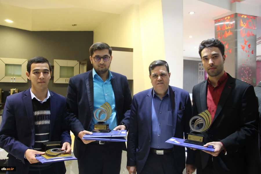 در همایش بزرگداشت روز ملی پژوهش وزارت آموزش و پرورش :

تجلیل از دانشجویان پژوهشگر برتر دانشگاه فرهنگیان 2