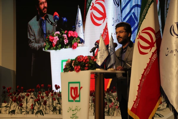 در همایش بزرگداشت روز ملی پژوهش وزارت آموزش و پرورش :

تجلیل از دانشجویان پژوهشگر برتر دانشگاه فرهنگیان 5