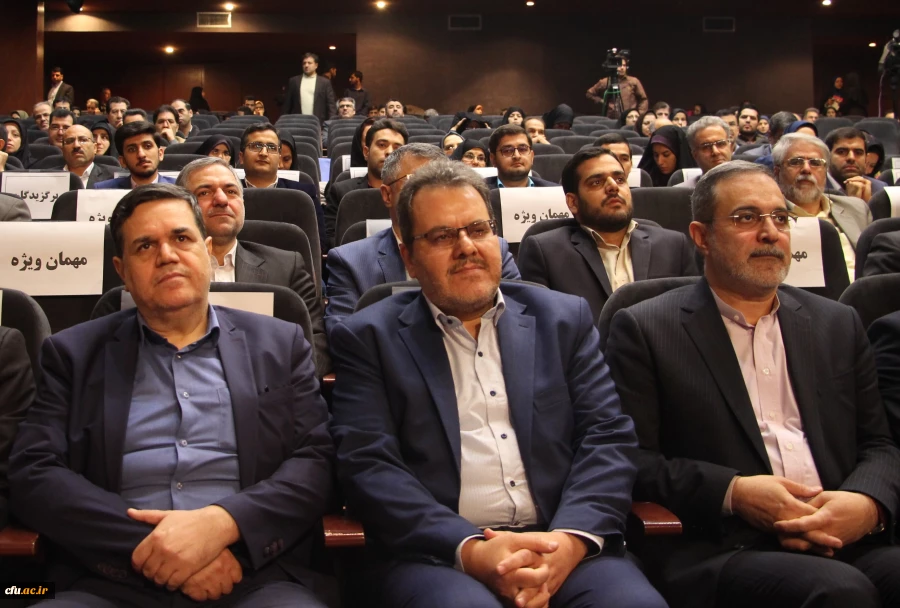 در همایش بزرگداشت روز ملی پژوهش وزارت آموزش و پرورش :

تجلیل از دانشجویان پژوهشگر برتر دانشگاه فرهنگیان 6