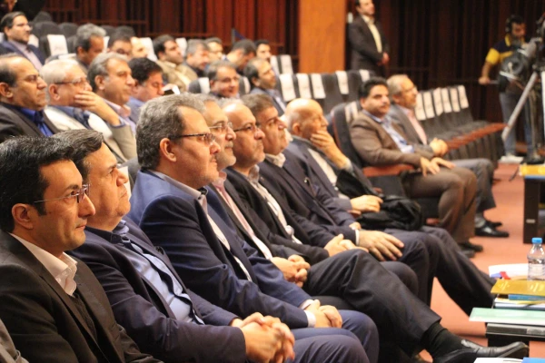 در همایش بزرگداشت روز ملی پژوهش وزارت آموزش و پرورش :

تجلیل از دانشجویان پژوهشگر برتر دانشگاه فرهنگیان 7