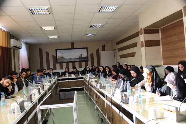 مدیرکل برنامه ریزی، رفاه و خدمات دانشجویی در نشست صمیمی با دبیران شورای صنفی در دومین روز از پنجمین دوره بالندگی دبیران شورای صنفی سراسر کشور:

مسئول بودن و پاسخگو بودن در امور محوله دو مولفه مهم در انجام فعالیت ها از سوی شوراهای صنفی