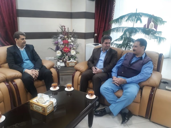 مدیر امور شعب بانک ملت استان آذربایجان غربی در دیدار با سرپرست امور پردیس های استان آذربایجان غربی:

فرهنگیان قشر فرهیخته ای هستند که دین بزرگی بر جامعه دارند
 3