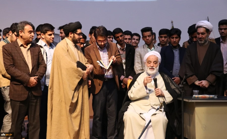 حجت الاسلام و المسلمین قرائتی در جمع دانشجومعلمان دانشگاه فرهنگیان کرمان