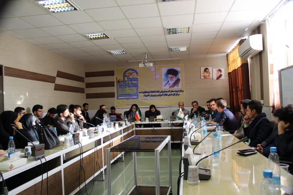 دکتر روحی مدیرکل تربیت بدنی دانشگاه فرهنگیان در نشست صمیمی با دبیران شورای صنفی دانشجومعلمان سراسر کشور

اهمیت کار داوطلبانه در دوران دانشجویی حائز اهمیت است