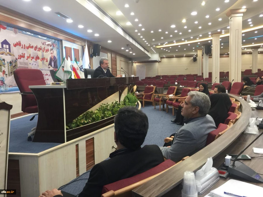 دکتر مصطفی عرب مدیرکل مشاوره، بهداشت و سلامت در دومین روز از پنجمین دوره بالندگی دبیران شورای صنفی

ذهنیت منفی عاملی برای ایجاد رخوت، کسالت و بی انگیزگی