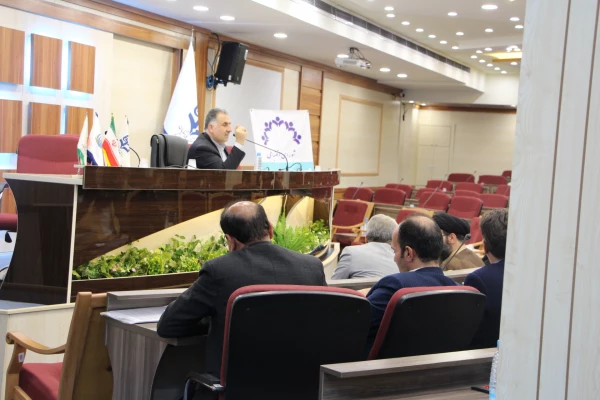 مدیرکل امور دانشجویان داخل وزارت علوم، تحقیقات و فناوری در نشست تخصصی دبیران شورای انضباطی بدوی پردیس های دانشگاه فرهنگیان:

روش برخورد و رفتار با دانشجوی متخلف، بسیار مهم تر از خود تخلف است.
 2