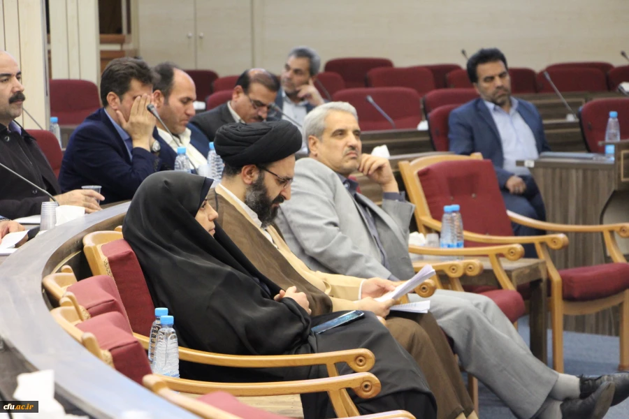 مدیرکل امور دانشجویان داخل وزارت علوم، تحقیقات و فناوری در نشست تخصصی دبیران شورای انضباطی بدوی پردیس های دانشگاه فرهنگیان:

روش برخورد و رفتار با دانشجوی متخلف، بسیار مهم تر از خود تخلف است.
 5