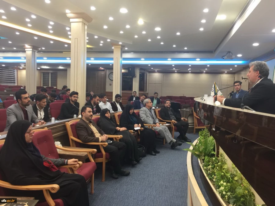 دکتر مصطفی عرب مدیرکل مشاوره، بهداشت و سلامت در دومین روز از پنجمین دوره بالندگی دبیران شورای صنفی

ذهنیت منفی عاملی برای ایجاد رخوت، کسالت و بی انگیزگی 4