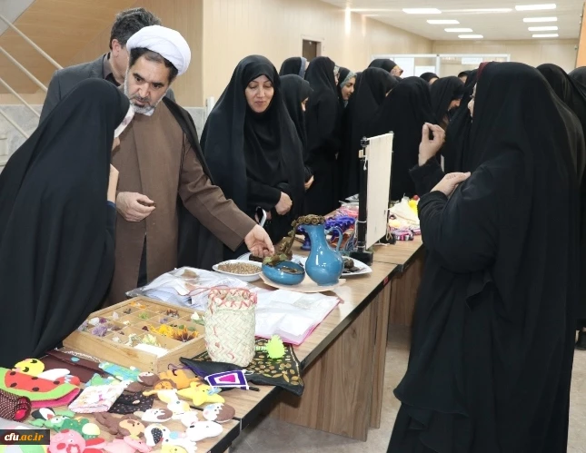 برپایی نمایشگاه عفاف و حجاب در پردیس شهید باهنر دانشگاه فرهنگیان کرمان