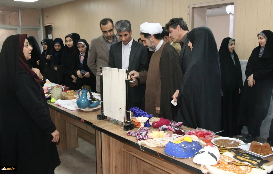 برپایی نمایشگاه عفاف و حجاب در پردیس شهید باهنر دانشگاه فرهنگیان کرمان