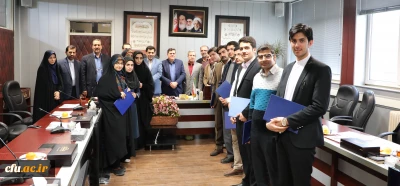 دکتر خنیفر در مراسم تقدیر از نمایندگان دانشجومعلمان:

دانشجومعلمان باید مطالبه گر حق جو باشند نه تخریب گر تلخ گو