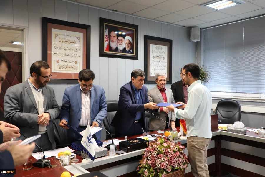 تقدیر از نمایندگان دانشجو معلمان در نشست صمیمی با وزیر آموزش و پرورش 4