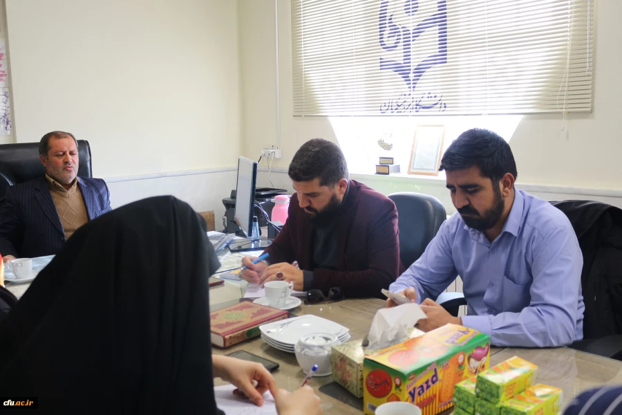 نشست خبری سرپرست دانشگاه فرهنگیان خراسان شمالی در راستای برگزاری مراسم نکوداشت یکصدمین سال تاسیس تربیت معلم با حضور خبرگزاری های استان برگزار شد.
دکتر صفرزاده سرپرست دانشگاه فرهگیان ضمن خوش آمدگویی به خبرگزاری های استانی، اهداف اصلی این مراسم و نکوداشت تر