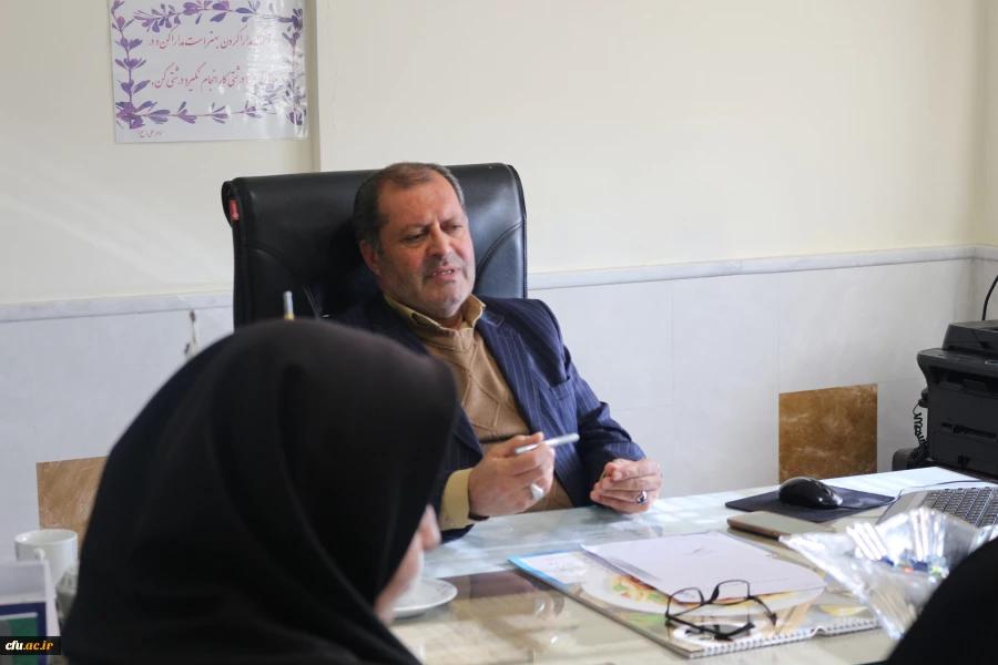 نشست خبری سرپرست دانشگاه فرهنگیان خراسان شمالی در راستای برگزاری مراسم نکوداشت یکصدمین سال تاسیس تربیت معلم با حضور خبرگزاری های استان برگزار شد.
دکتر صفرزاده سرپرست دانشگاه فرهگیان ضمن خوش آمدگویی به خبرگزاری های استانی، اهداف اصلی این مراسم و نکوداشت تر