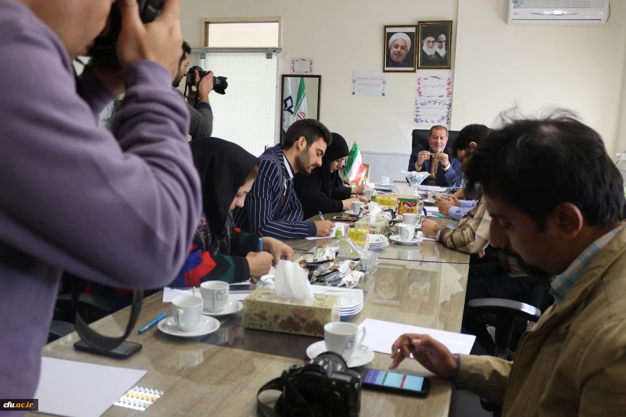 نشست خبری سرپرست دانشگاه فرهنگیان خراسان شمالی در راستای برگزاری مراسم نکوداشت یکصدمین سال تاسیس تربیت معلم با حضور خبرگزاری های استان برگزار شد.
دکتر صفرزاده سرپرست دانشگاه فرهگیان ضمن خوش آمدگویی به خبرگزاری های استانی، اهداف اصلی این مراسم و نکوداشت تر