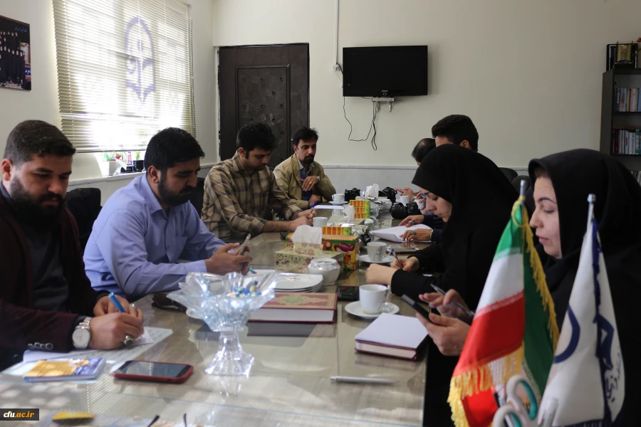 نشست خبری سرپرست دانشگاه فرهنگیان خراسان شمالی در راستای برگزاری مراسم نکوداشت یکصدمین سال تاسیس تربیت معلم با حضور خبرگزاری های استان برگزار شد.
دکتر صفرزاده سرپرست دانشگاه فرهگیان ضمن خوش آمدگویی به خبرگزاری های استانی، اهداف اصلی این مراسم و نکوداشت تر