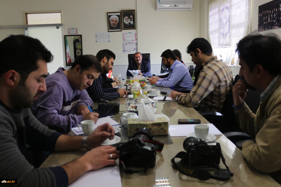 نشست خبری سرپرست دانشگاه فرهنگیان خراسان شمالی در راستای برگزاری مراسم نکوداشت یکصدمین سال تاسیس تربیت معلم با حضور خبرگزاری های استان برگزار شد.
دکتر صفرزاده سرپرست دانشگاه فرهگیان ضمن خوش آمدگویی به خبرگزاری های استانی، اهداف اصلی این مراسم و نکوداشت تر