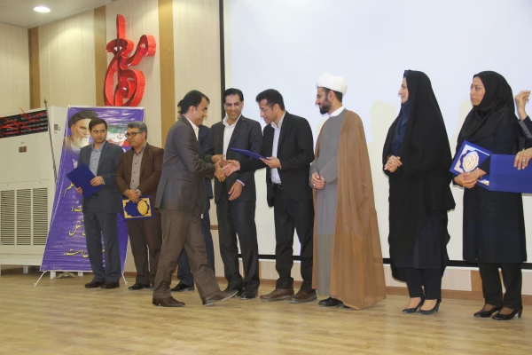 برگزاری مراسم گرامیداشت هفته پژوهش در دانشگاه فرهنگیان هرمزگان و تجلیل از پژوهشگران دانشگاه
 15