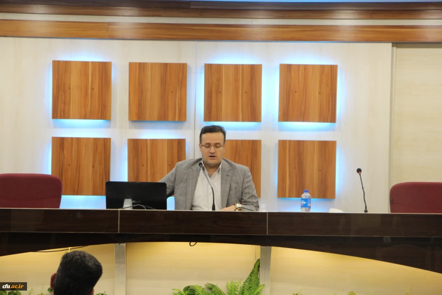 دکتر نصر آبادی مدیرکل حقوقی دانشگاه در کارگاه آموزشی حقوق ورزشی کارشناسان تربیت بدنی:خ

حقوق ورزشکاران، داوران و مسئولین باشگاه های ورزشی را یادآور شد. 2