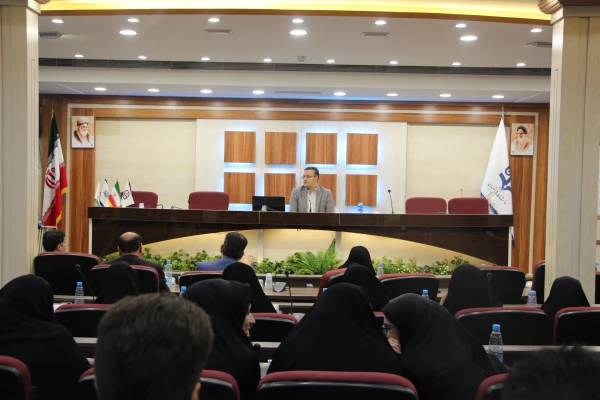 دکتر نصر آبادی مدیرکل حقوقی دانشگاه در کارگاه آموزشی حقوق ورزشی کارشناسان تربیت بدنی:خ

حقوق ورزشکاران، داوران و مسئولین باشگاه های ورزشی را یادآور شد. 3