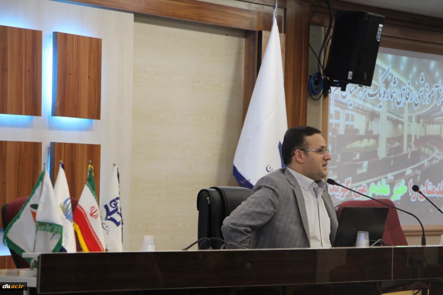 دکتر نصر آبادی مدیرکل حقوقی دانشگاه در کارگاه آموزشی حقوق ورزشی کارشناسان تربیت بدنی:خ

حقوق ورزشکاران، داوران و مسئولین باشگاه های ورزشی را یادآور شد. 2