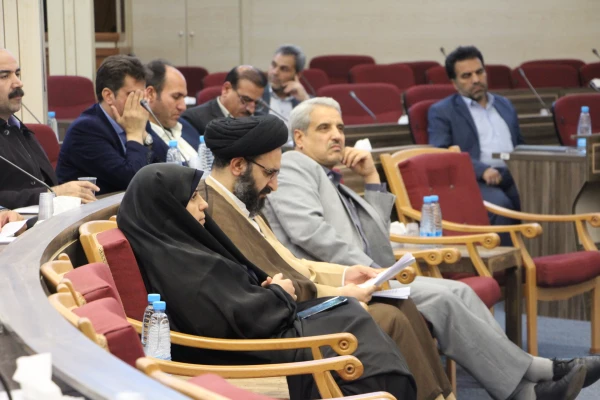 مدیرکل امور دانشجویان داخل وزارت علوم، تحقیقات و فناوری در نشست تخصصی دبیران شورای انضباطی بدوی پردیس های دانشگاه فرهنگیان:

روش برخورد و رفتار با دانشجوی متخلف، بسیار مهم تر از خود تخلف است.
 3